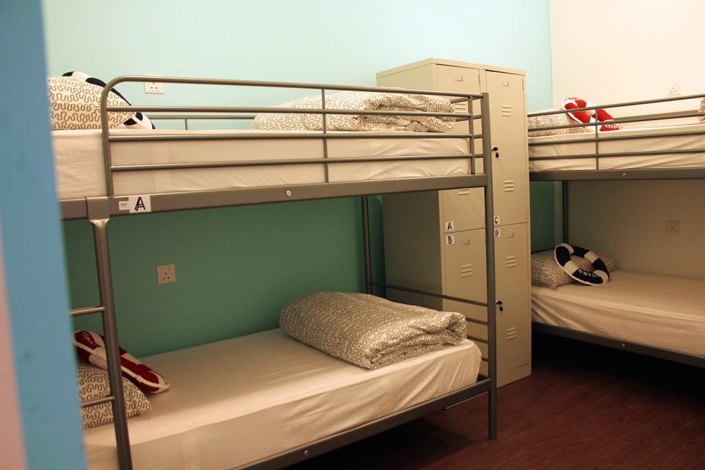 Roof Talk Theme Hostel Johor Bahru Phòng bức ảnh
