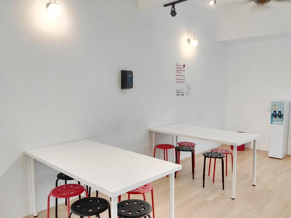 Roof Talk Theme Hostel Johor Bahru Ngoại thất bức ảnh