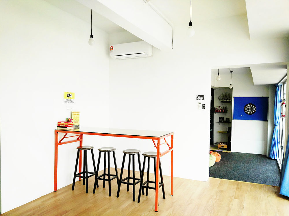 Roof Talk Theme Hostel Johor Bahru Ngoại thất bức ảnh